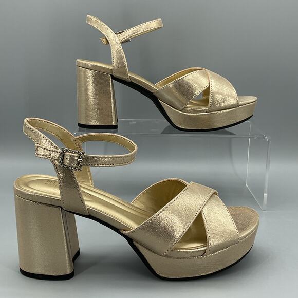 Kenneth Cole Reaction Shoes - NEW Reaction Kenneth Cole Women’s Reeva Platform Sandals Gold Size 7M